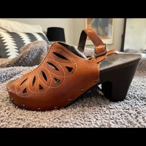 Dansko saddle brown wedge sandals